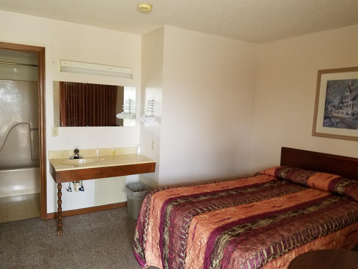 Midwest Inn Paoli Экстерьер фото